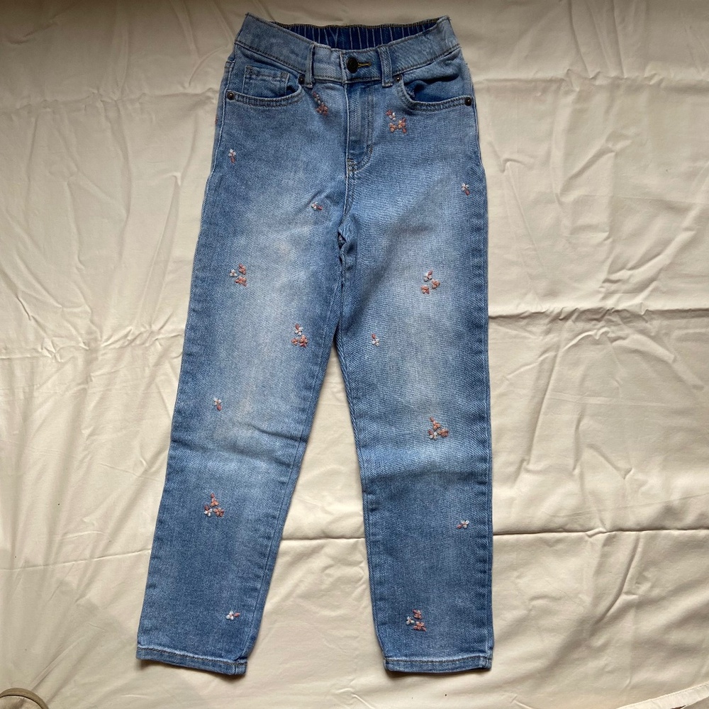 Adorable embroidered jeans Girls size 7 cat and Jack